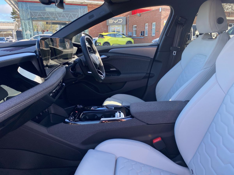 2025 Audi A6 - image 14