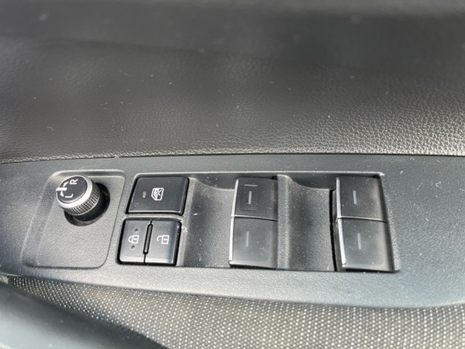 2023 Toyota Corolla - image 11