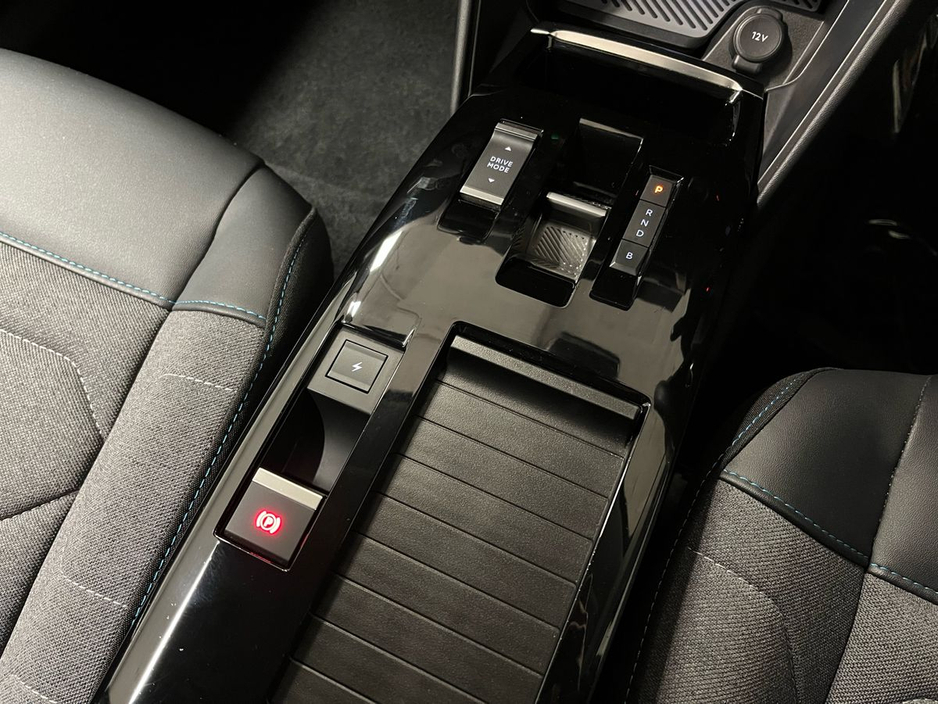 2023 Citroen E-C4 Feel 50kWh 136 - Reversing Camera - Sat Nave - Climate Control - Heated Seats - Cruise Control - Apple CarPlay/Android Auto €19,950