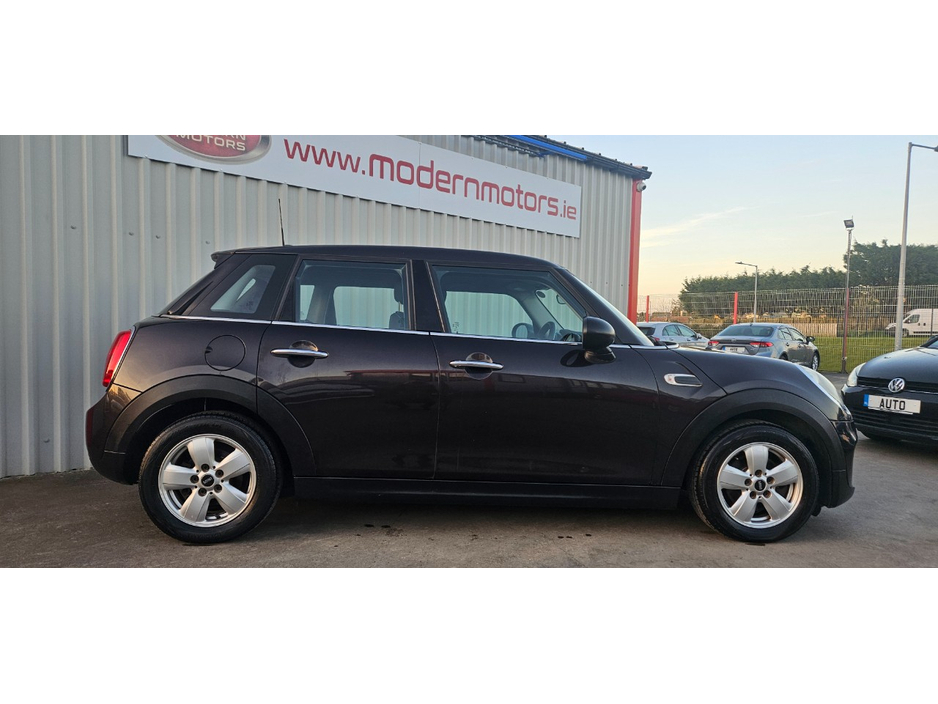 2016 MINI Cooper - image 11