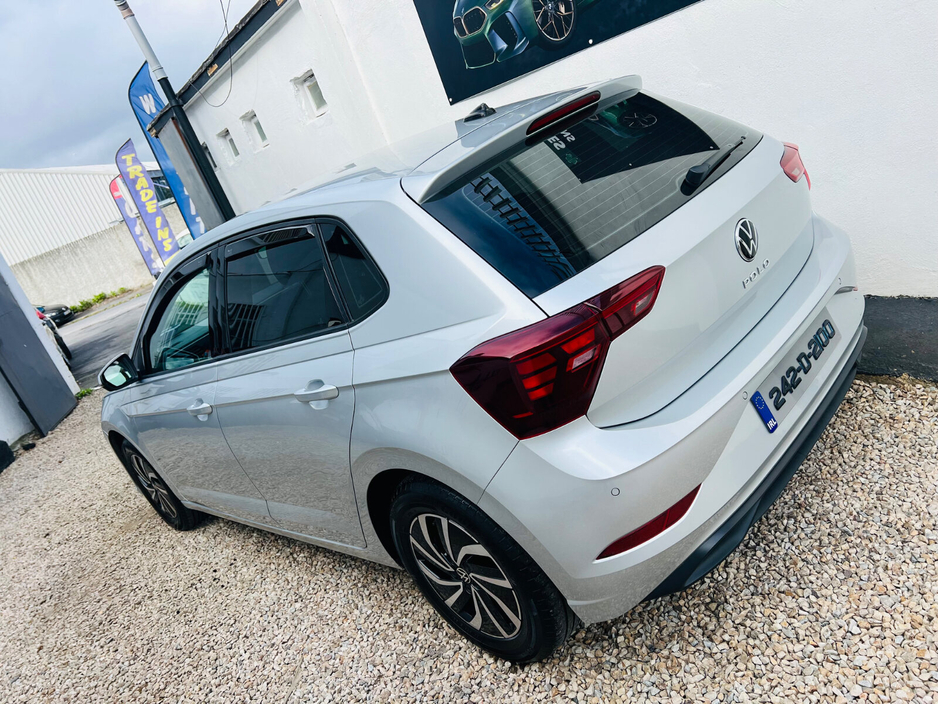 2024 Volkswagen Polo - image 3