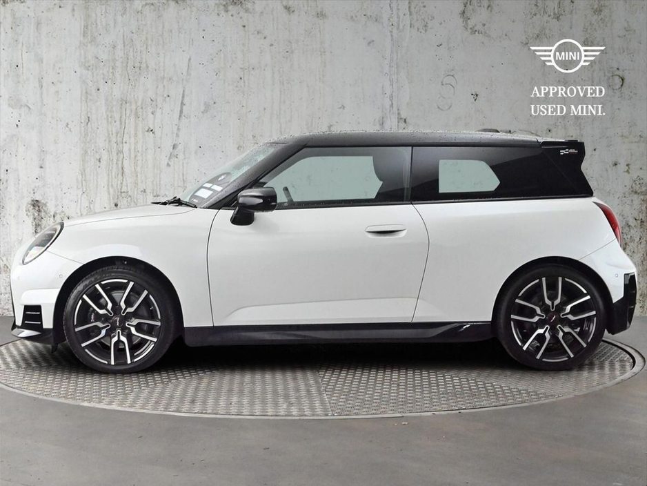 2025 MINI Hatch Cooper E €38,900