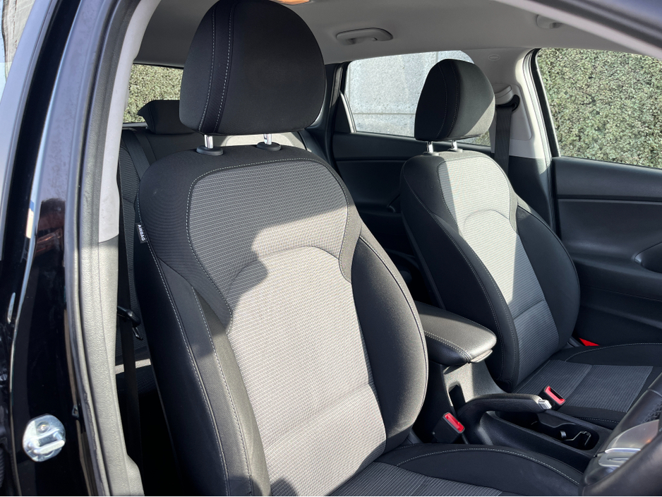 2017 Hyundai i30 - image 11