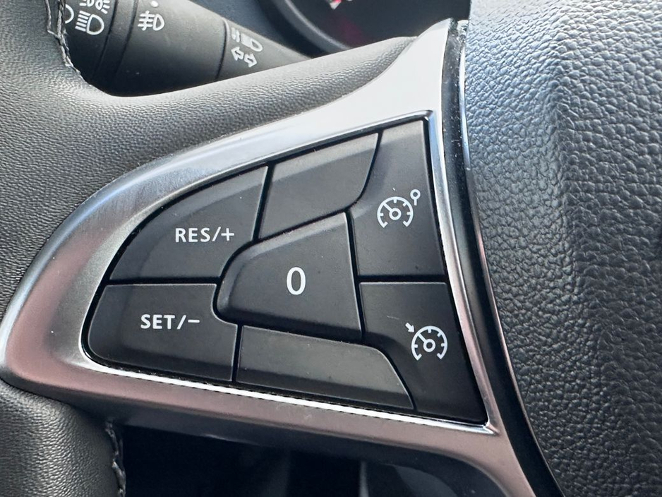 2022 Dacia Duster - image 23