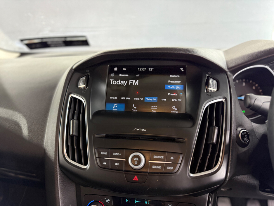 2017 Ford Focus - image 27