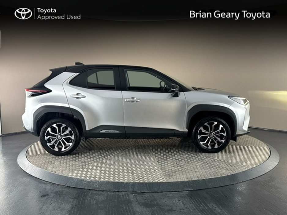 2024 Toyota Yaris Cross LunaSport Hybrid €30,950