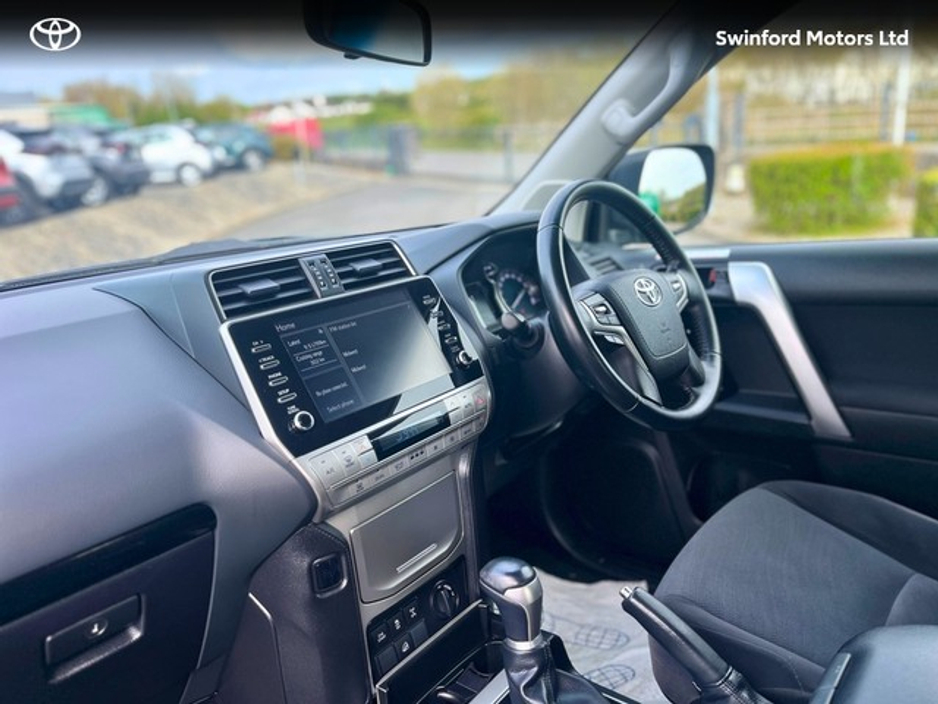 2023 Toyota Landcruiser - image 6