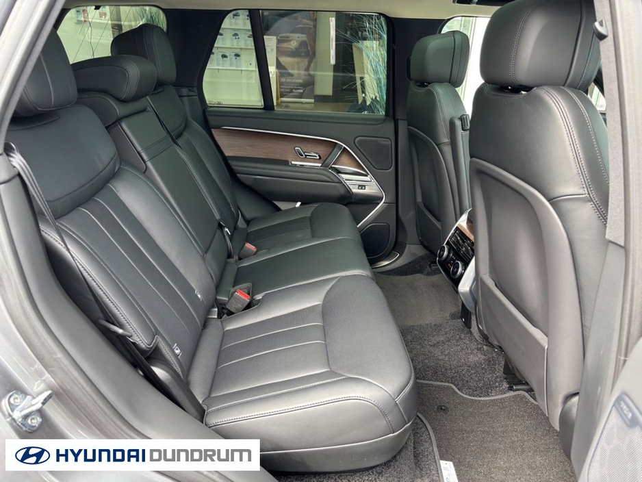 2025 Land Rover Range Rover - image 8