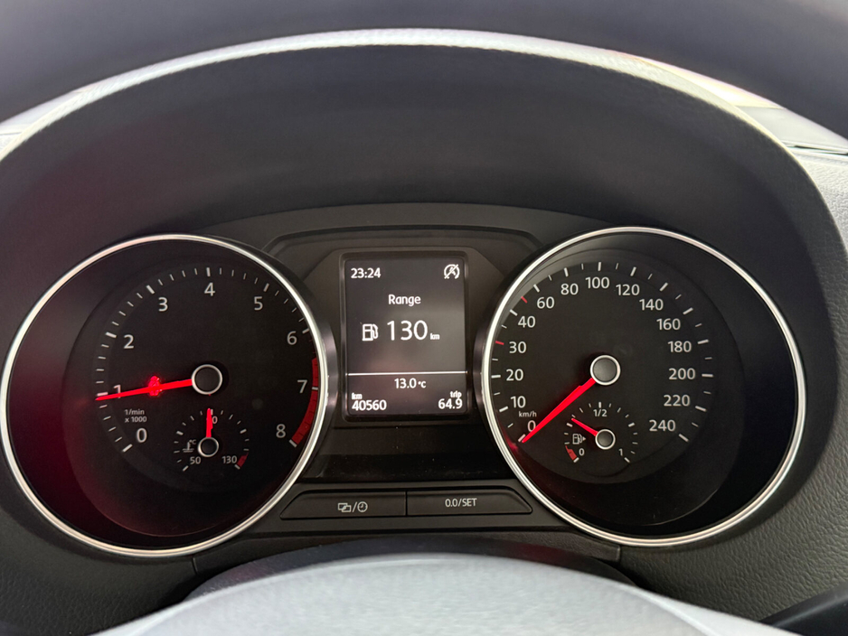 2016 Volkswagen Polo - image 9