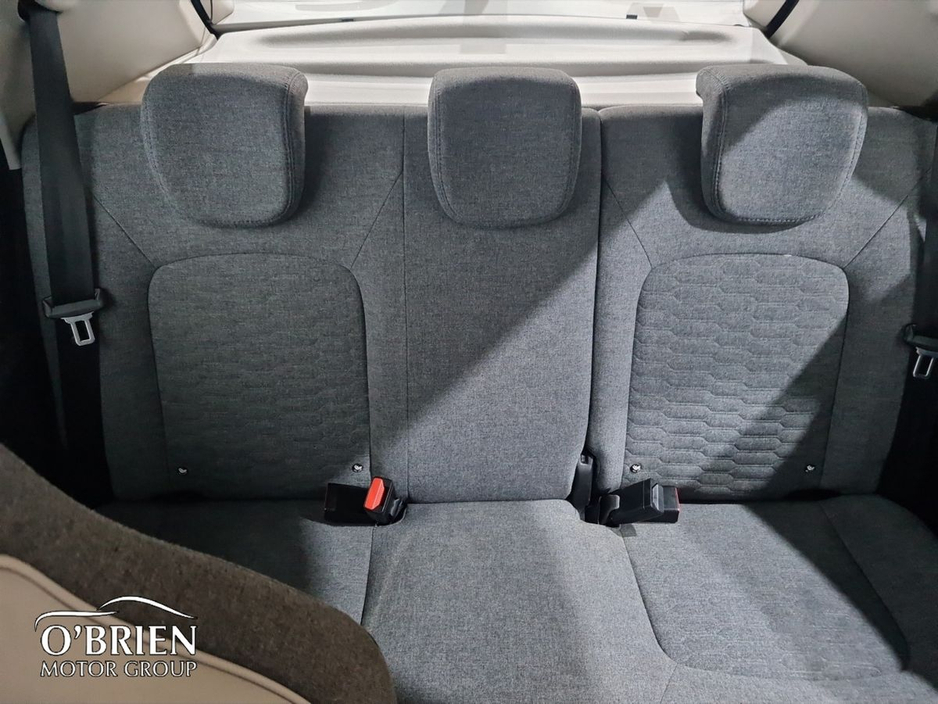 2012 Renault Zoe - image 19