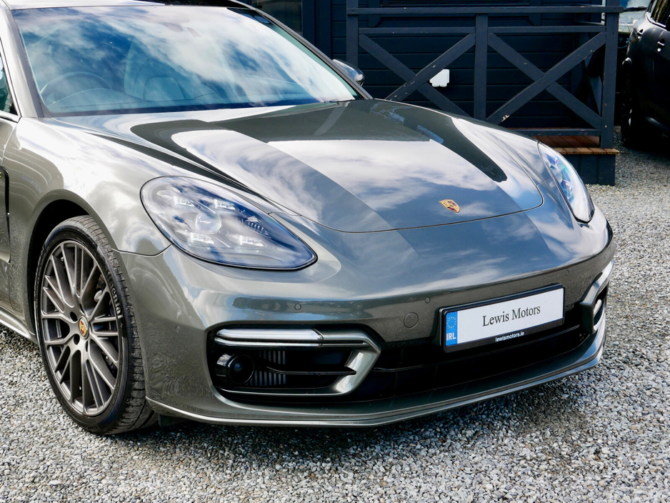 2023 Porsche Panamera - image 6