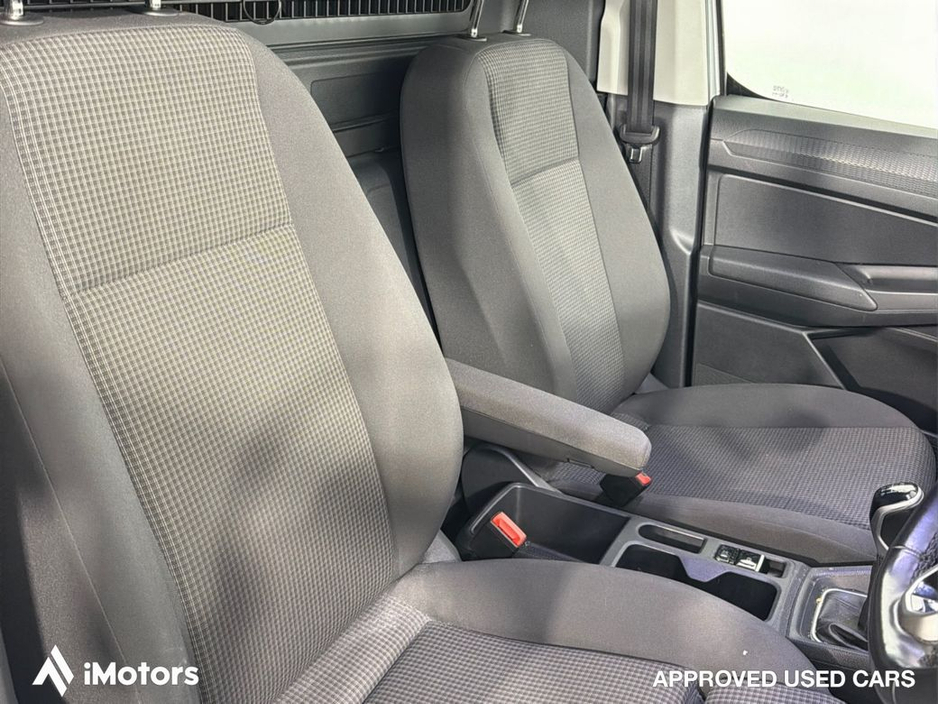 2022 Volkswagen Caddy - image 17