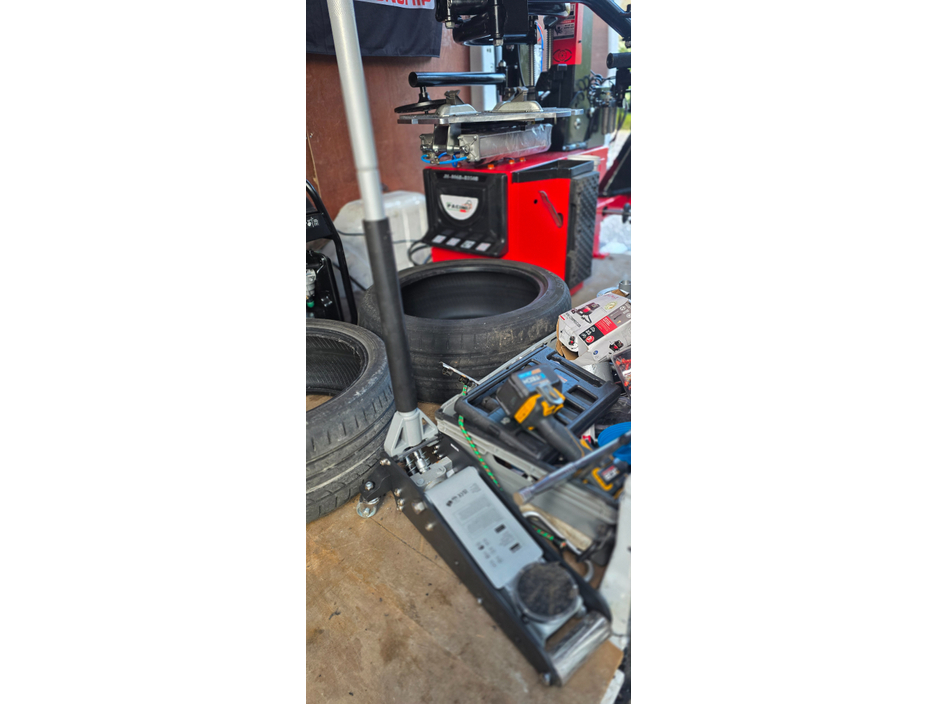 2021 Ford Transit - image 27