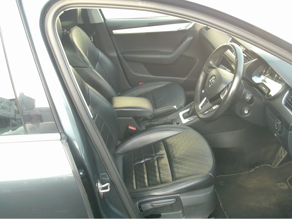 2019 Skoda Octavia - image 8