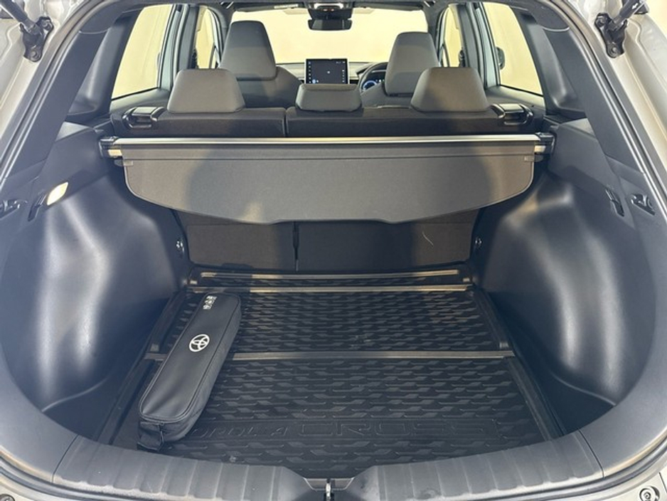 2023 Toyota Corolla Cross LUNA Hybrid €31,950
