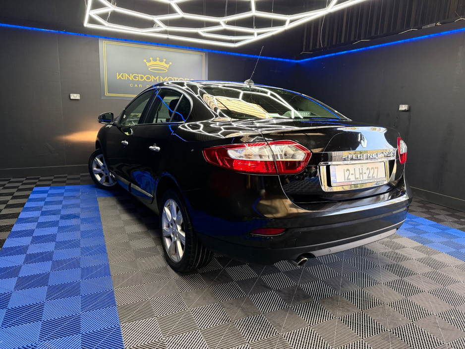 2012 Renault Fluence - image 8