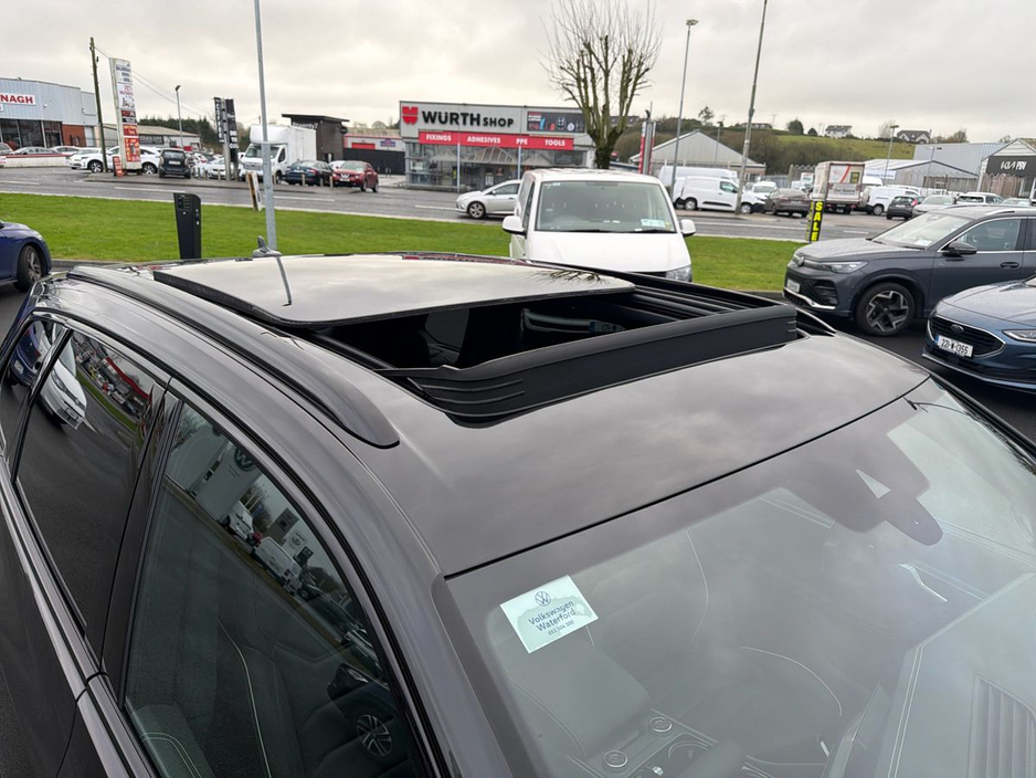 2026 Volkswagen Touareg Touareg R-Line Final Edition 231HP €113,980