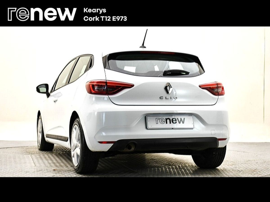 2022 Renault Clio - image 3