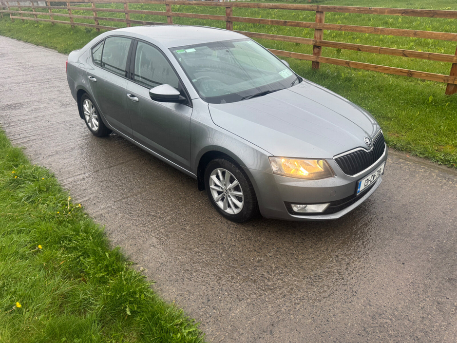 2013 Skoda Octavia - image 5
