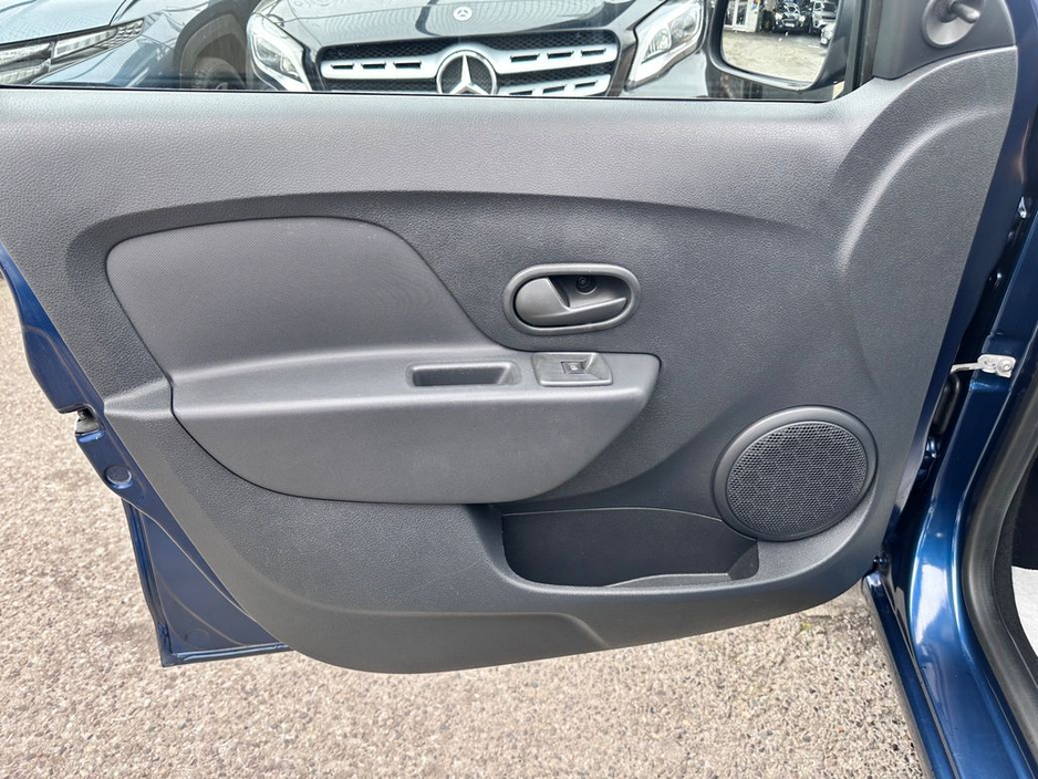 2019 Dacia Sandero - image 23