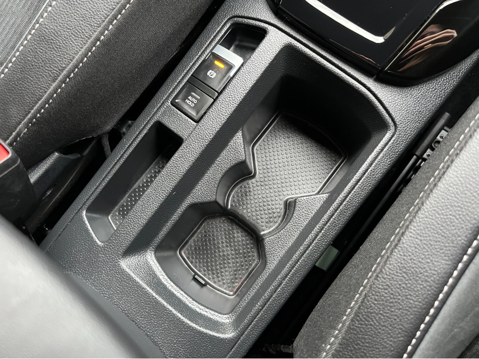 2022 Volkswagen T-Roc R-LINE AUTOMATIC 2.0 DIESEL //HIGH SPEC////HEATED SEATS//ADAPTIVE CRUISE CONTROL//KEYLESS ENTRY//REVERSE CAMERA// €29,950