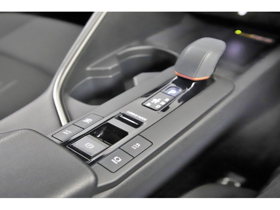 2024 Toyota C-HR - image 21