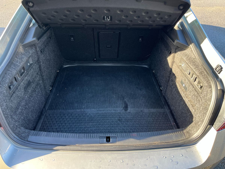 2019 Skoda Superb - image 9