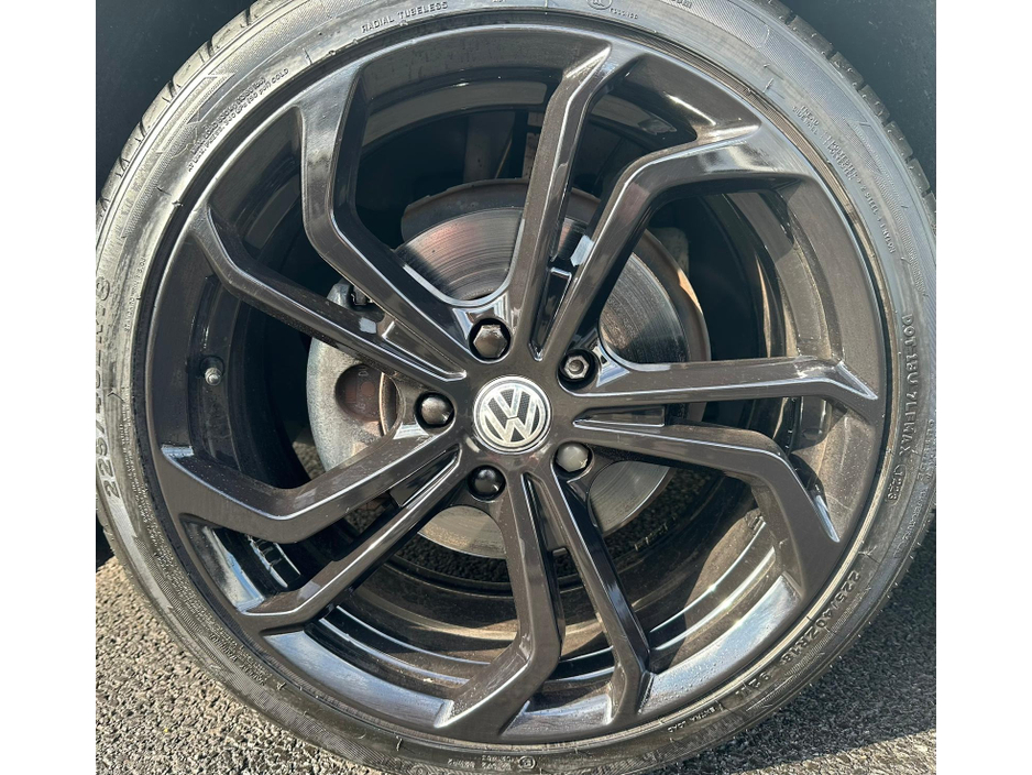 2022 Volkswagen Golf - image 29