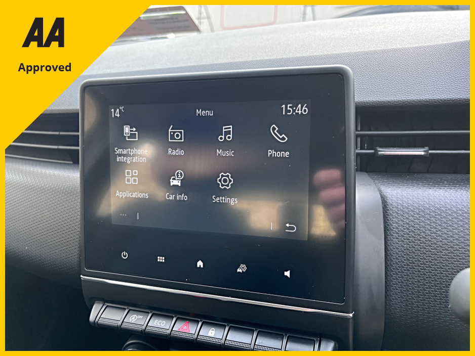 2022 Renault Clio - image 24