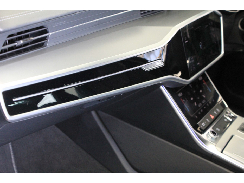 2025 Audi A6 - image 23