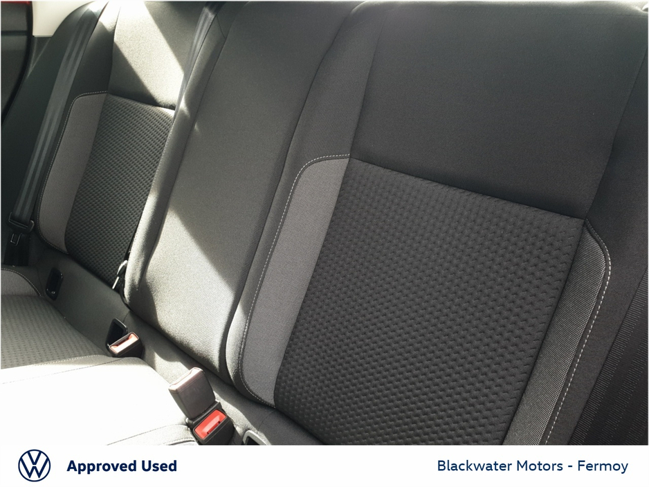 2022 Volkswagen Polo 1.0TSI 95BHP LIFE WITH FLOOR MATS €18,950