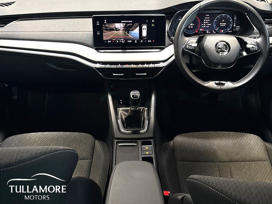 2024 Skoda Octavia - image 2