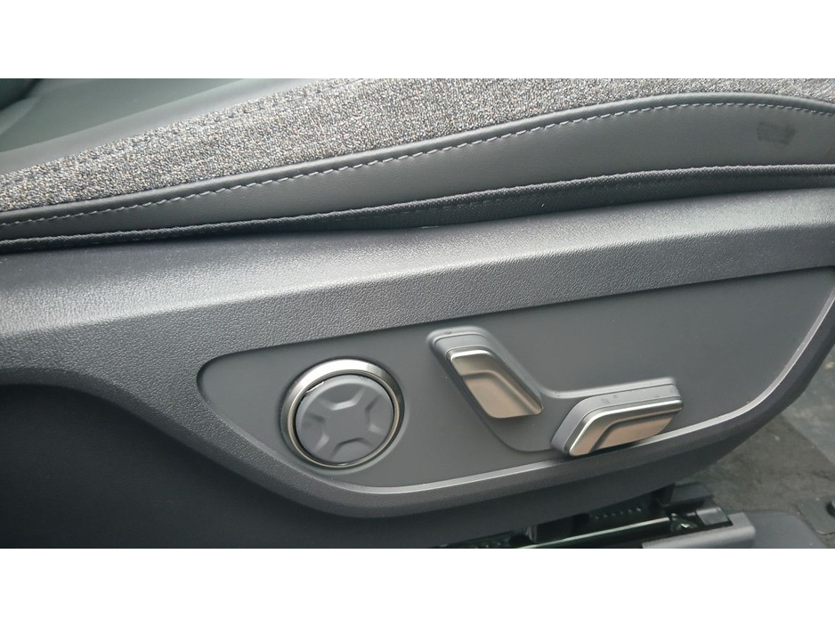 2026 Kia EV5 - image 9