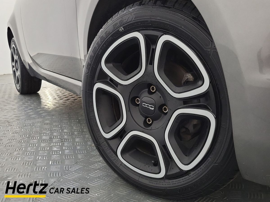 2023 Fiat 500 - image 6