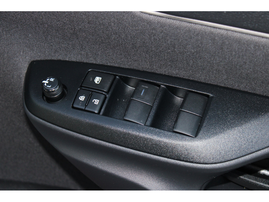 2023 Toyota Yaris Cross 1.5 Hybrid CVT Luna Sport €28,950