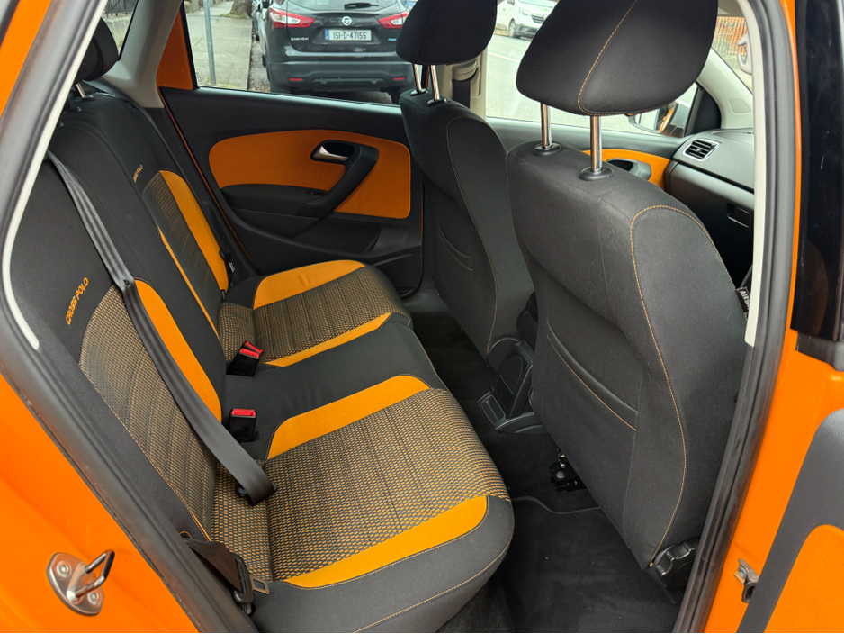 2011 Volkswagen Polo - image 12