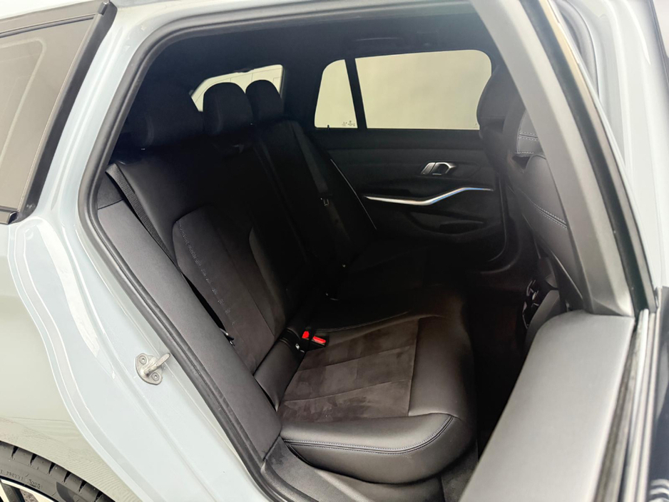 2022 BMW 3 Series 330E M SPORT €39,990