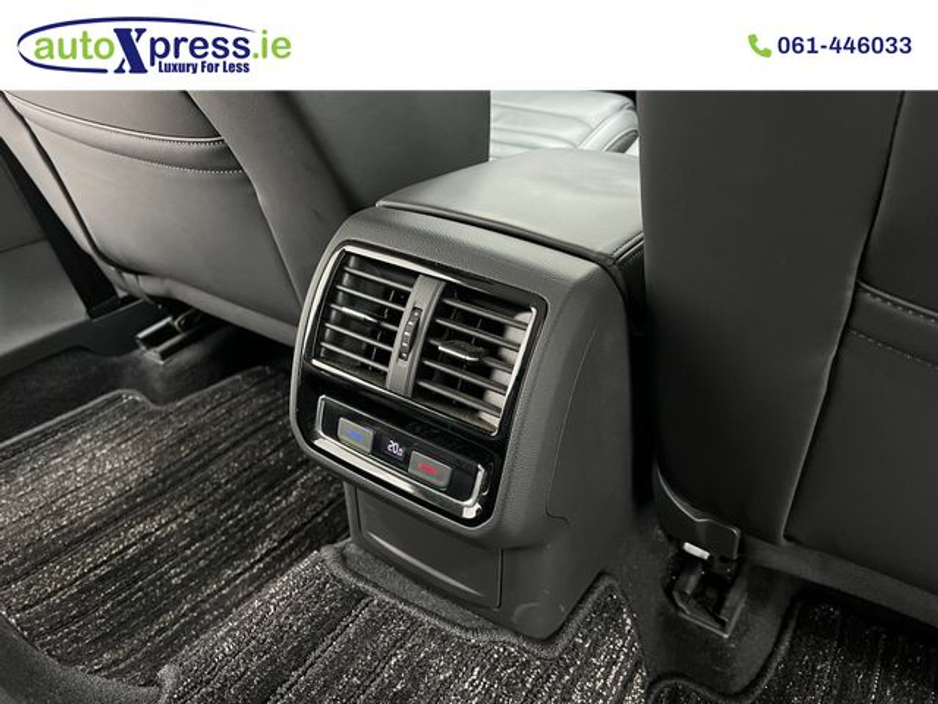 2020 Volkswagen Passat - image 20
