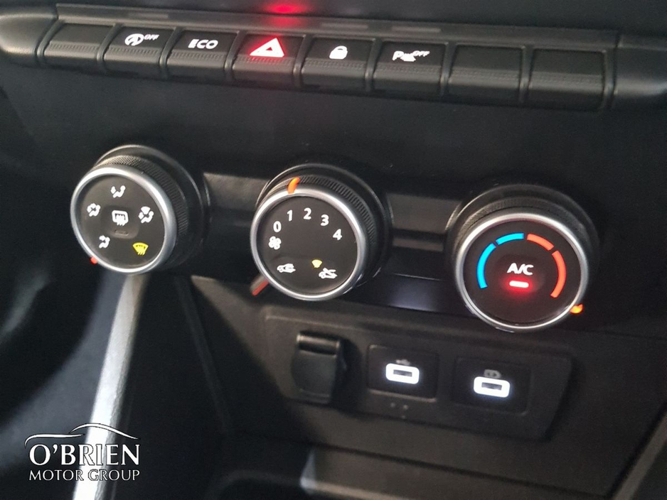 2022 Dacia Duster - image 16