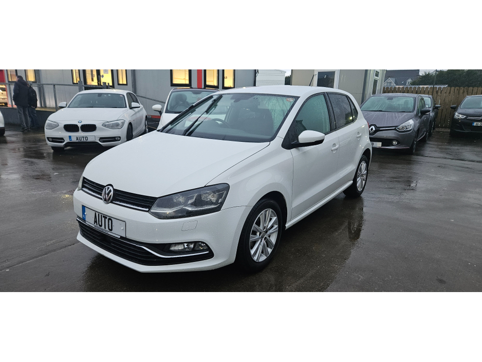 2015 Volkswagen Polo auto 1.2 comfortline plus low kms high spec €10,995