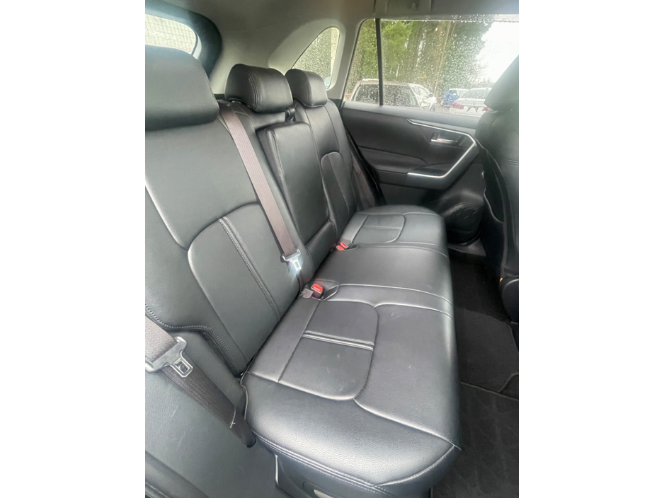 2019 Toyota Rav4 - image 11