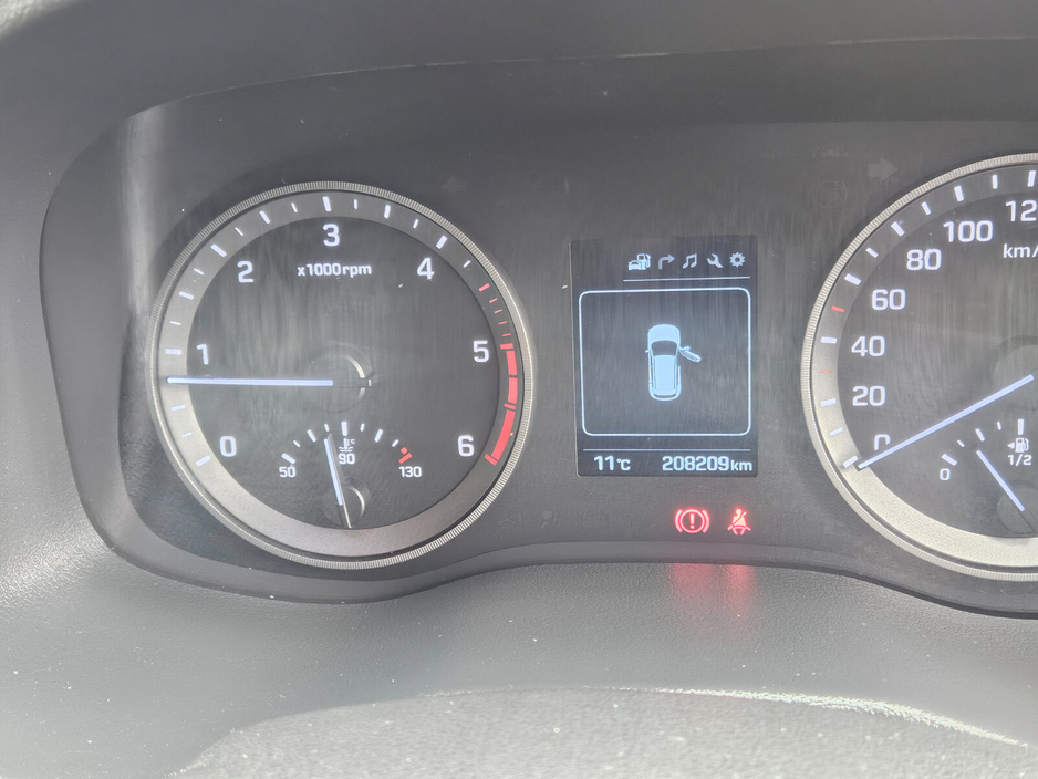 2016 Hyundai Tucson - image 8