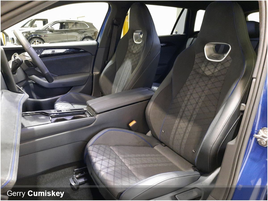 2025 Volkswagen Passat R-Line | Phev | 204BHP