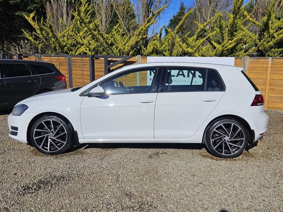 2013 Volkswagen Golf - image 5