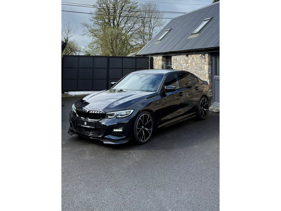 2020 BMW 3 Series - image 3