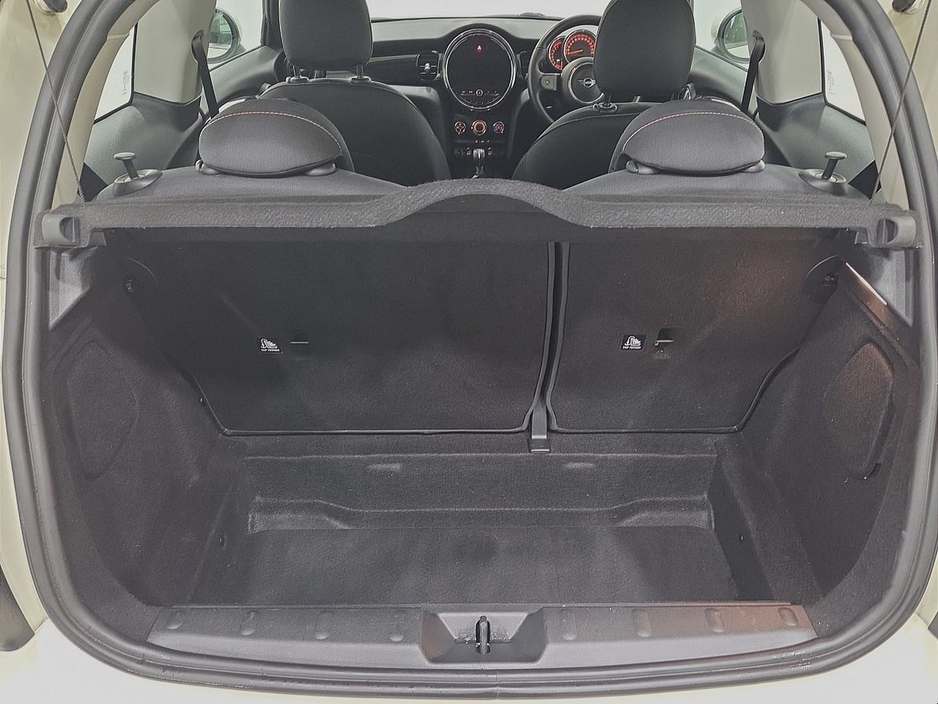 2021 MINI Hatch - image 13