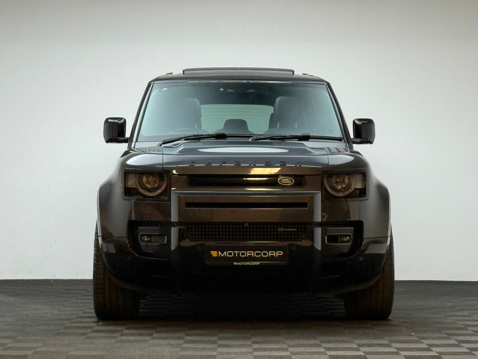 2022 Land Rover Defender - image 2