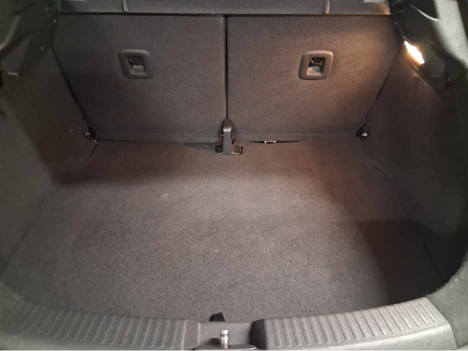 2012 Volkswagen Beetle **MINT CONDITION** €8,995