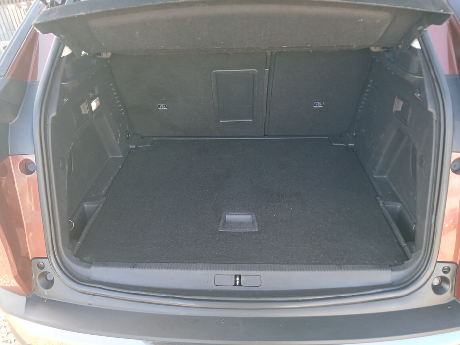 2017 Peugeot 3008 - image 8