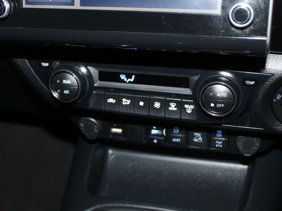 2024 Toyota Hilux - image 17